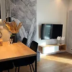 Family & Business Elegant Apartments Ul Lotnicza Centrum Galeria Korona - 1 Bedroom, Terrace, Air Conditioning, Garage - New!