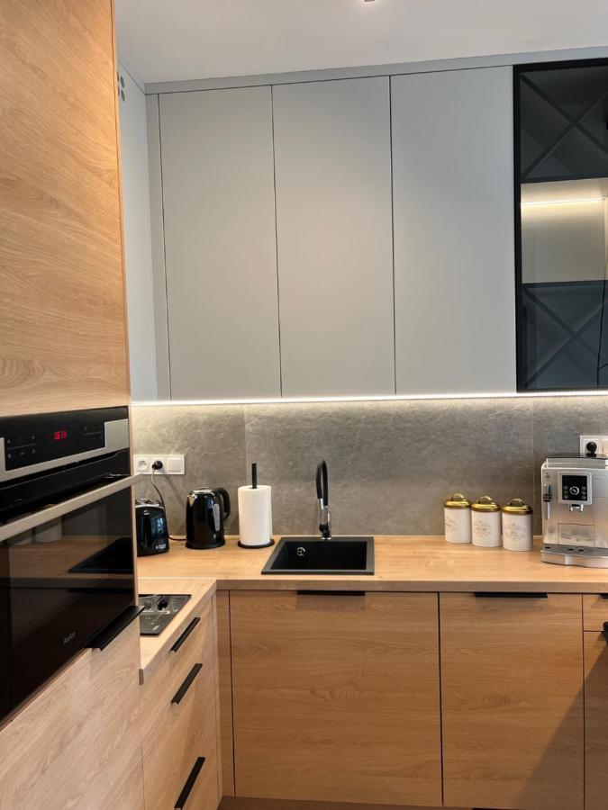 Family & Business Elegant Apartments: Terrace Living With Parking Apartment Kielce