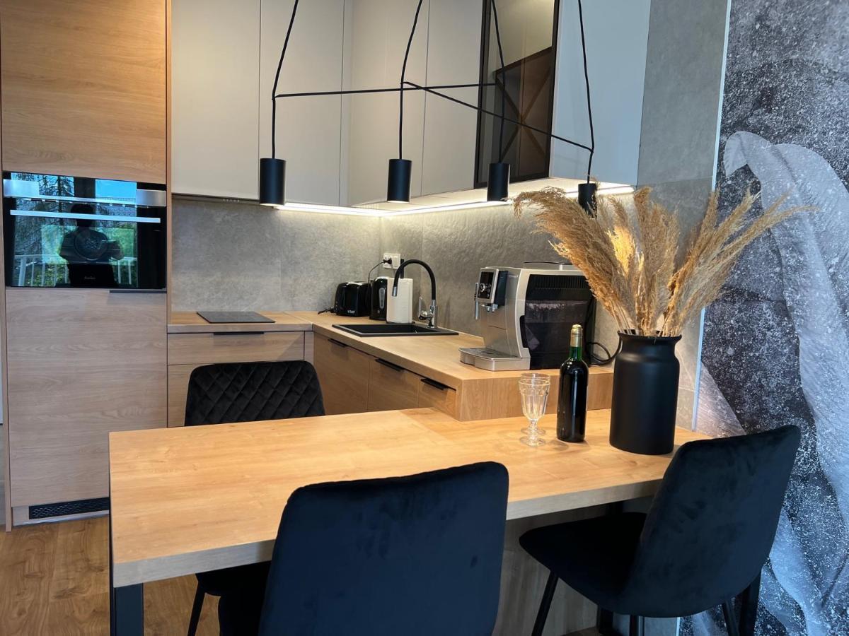 Apartment Family & Business Elegant Apartments: Terrace Living With Parking *