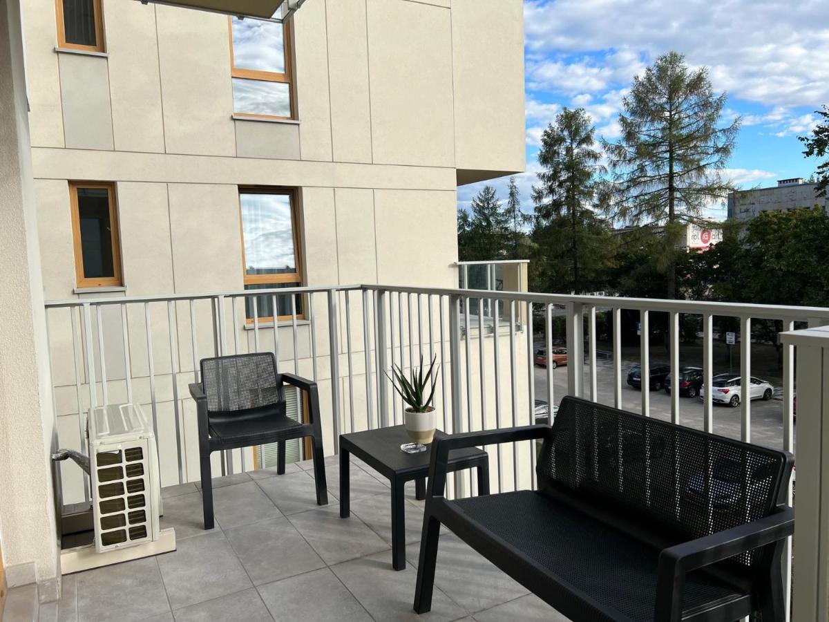 Apartment Family & Business Elegant Apartments: Terrace Living With Parking