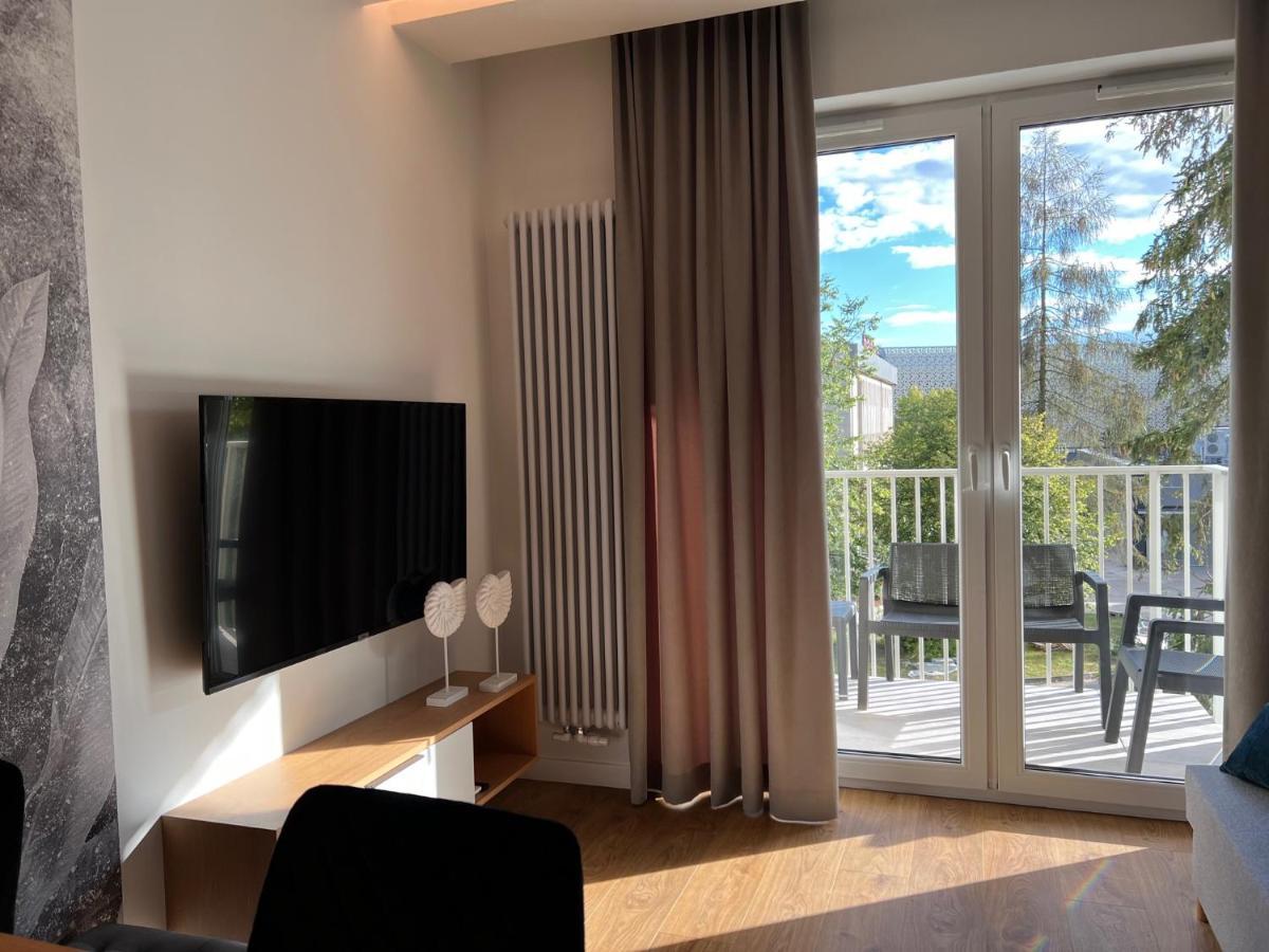 Family & Business Elegant Apartments: Terrace Living With Parking Apartment *