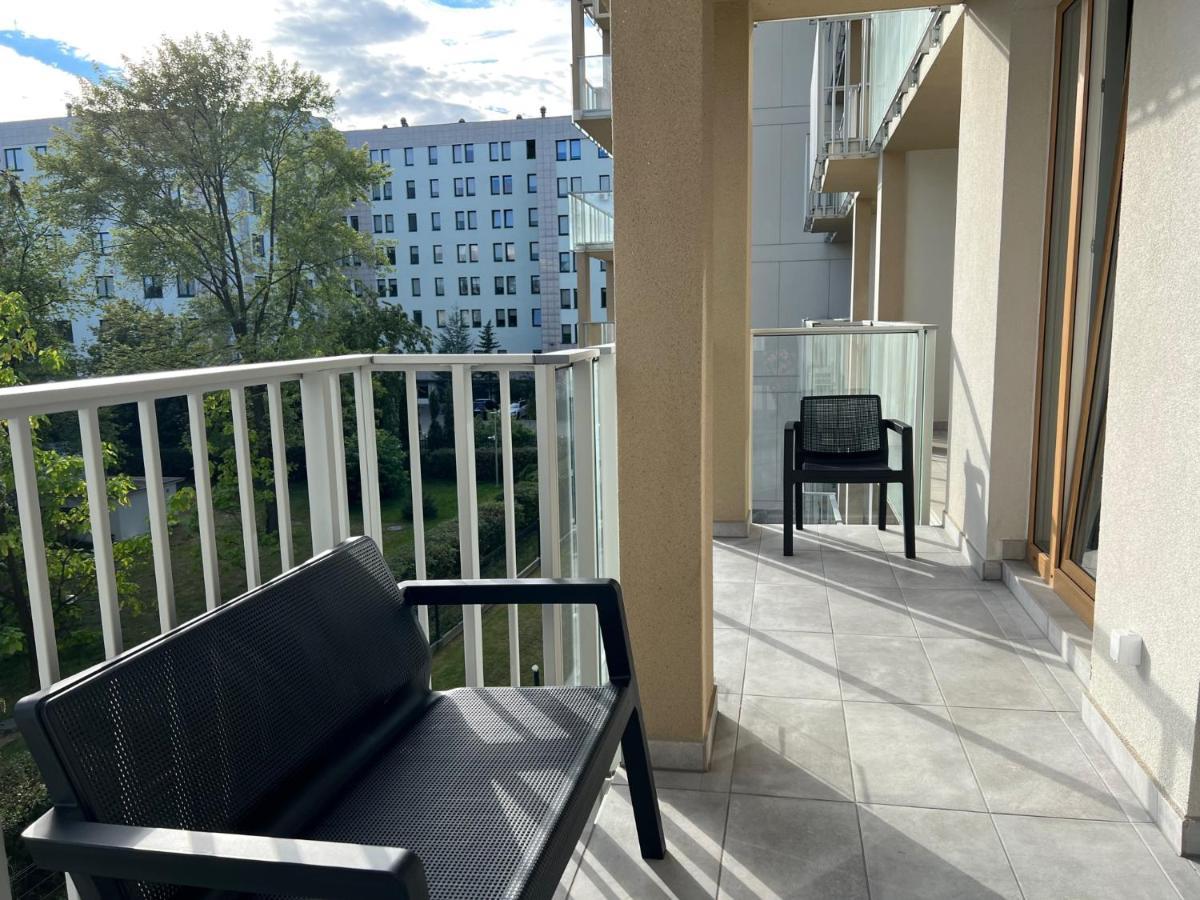 Apartment Family & Business Elegant Apartments: Terrace Living With Parking